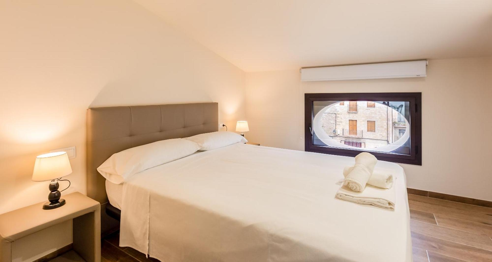 Can Cintet 3 Apartamento Con Terraza En Besalú Exteriör bild
