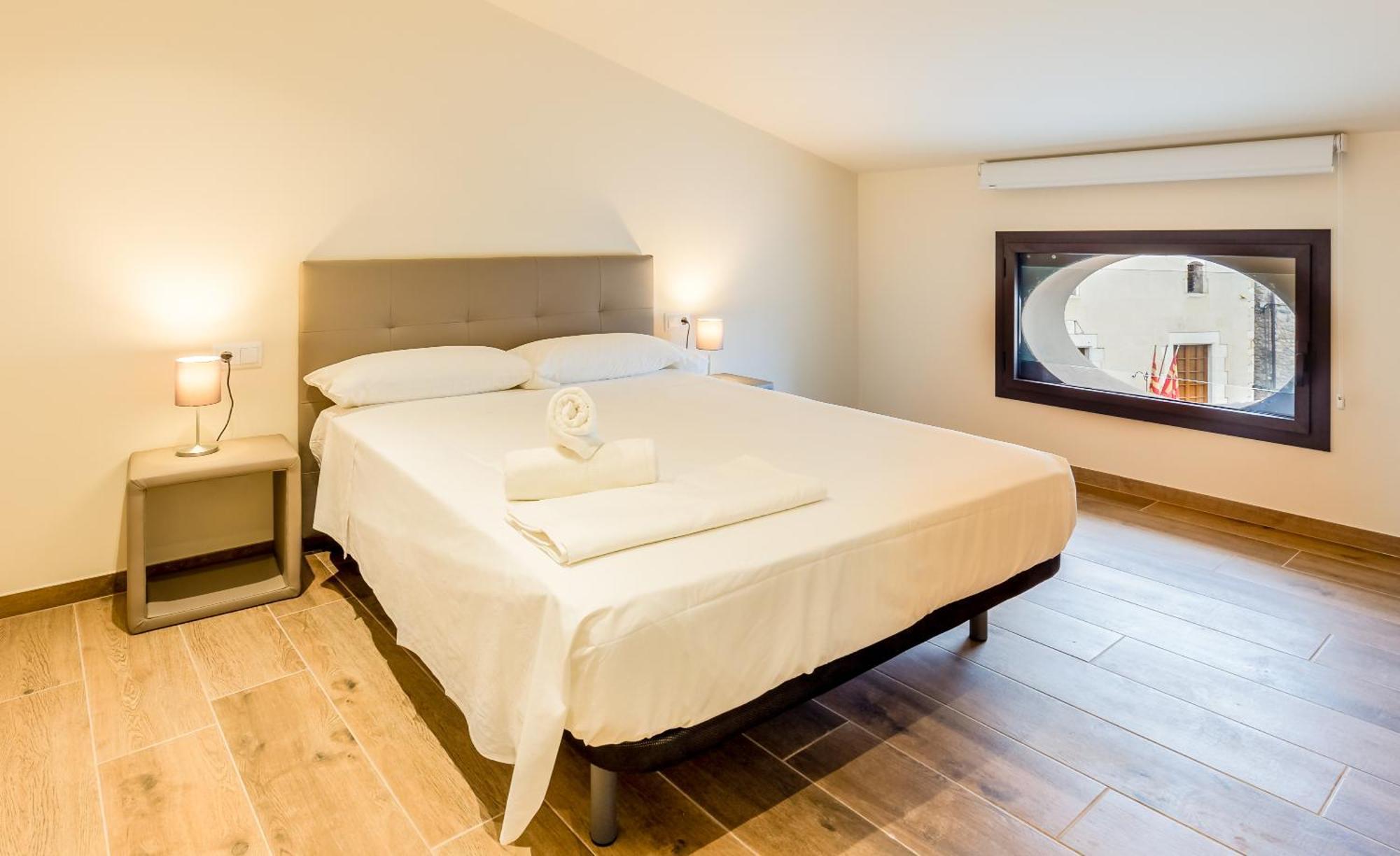 Can Cintet 3 Apartamento Con Terraza En Besalú Exteriör bild