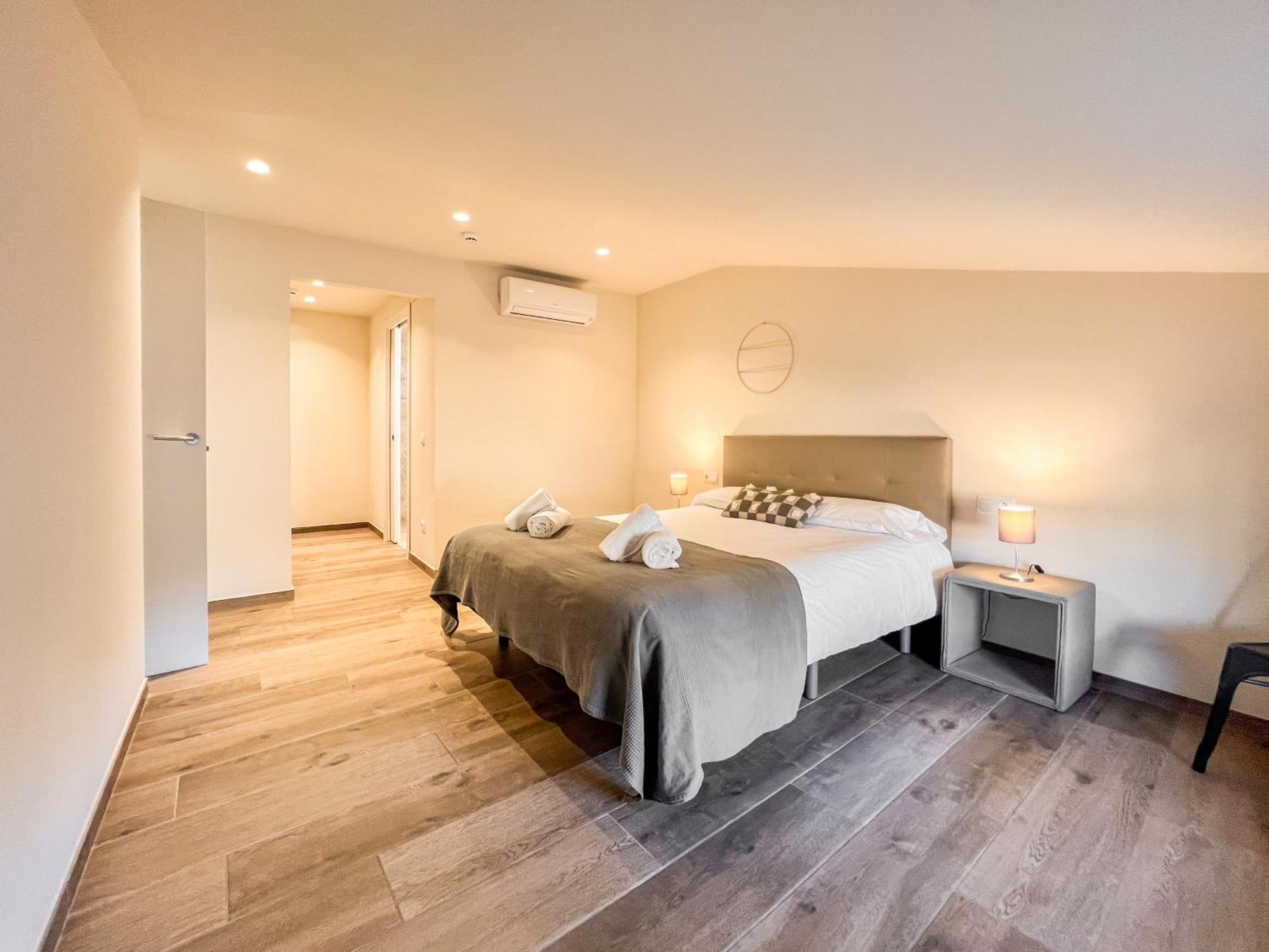 Can Cintet 3 Apartamento Con Terraza En Besalú Exteriör bild