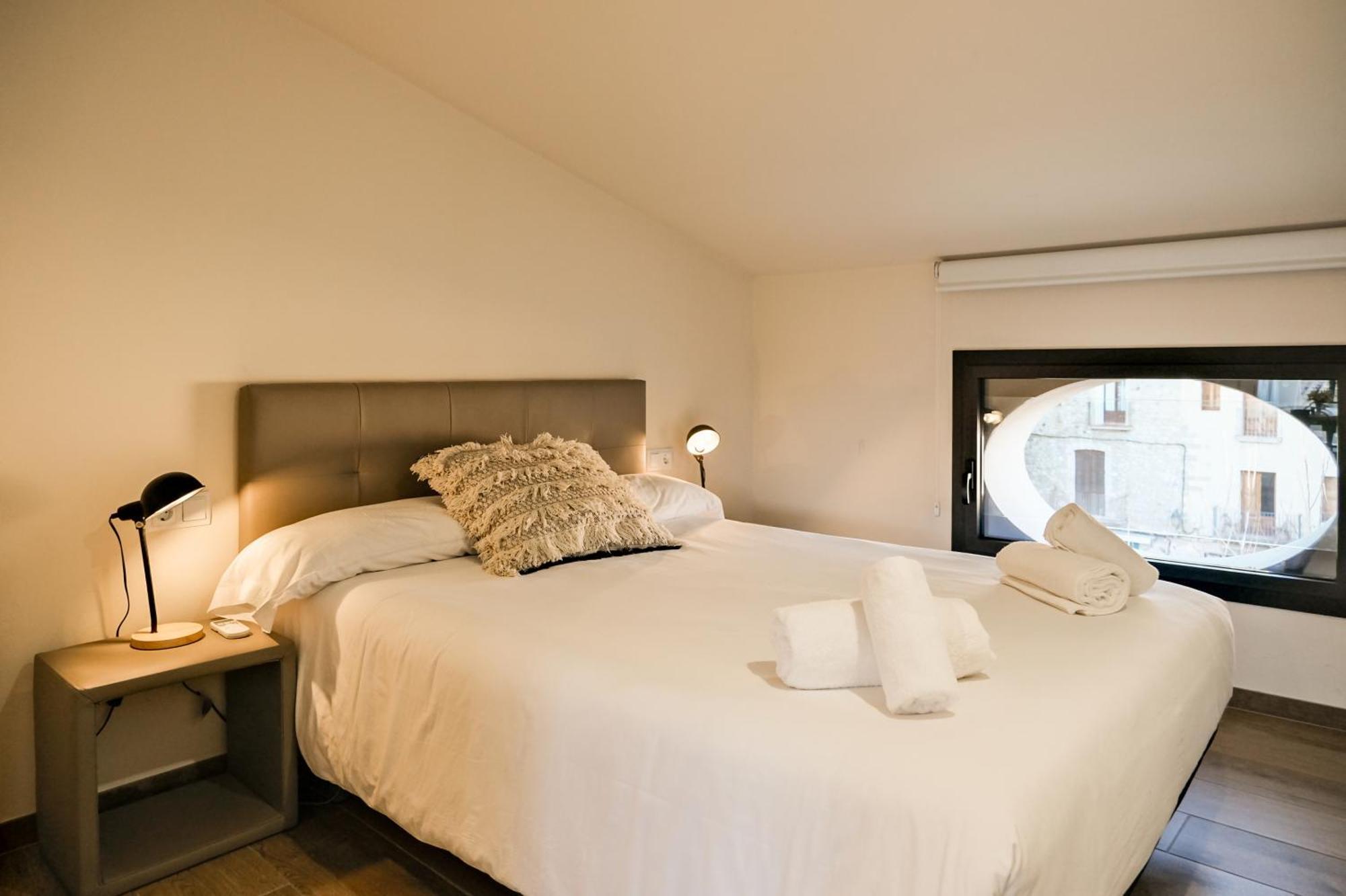 Can Cintet 3 Apartamento Con Terraza En Besalú Exteriör bild