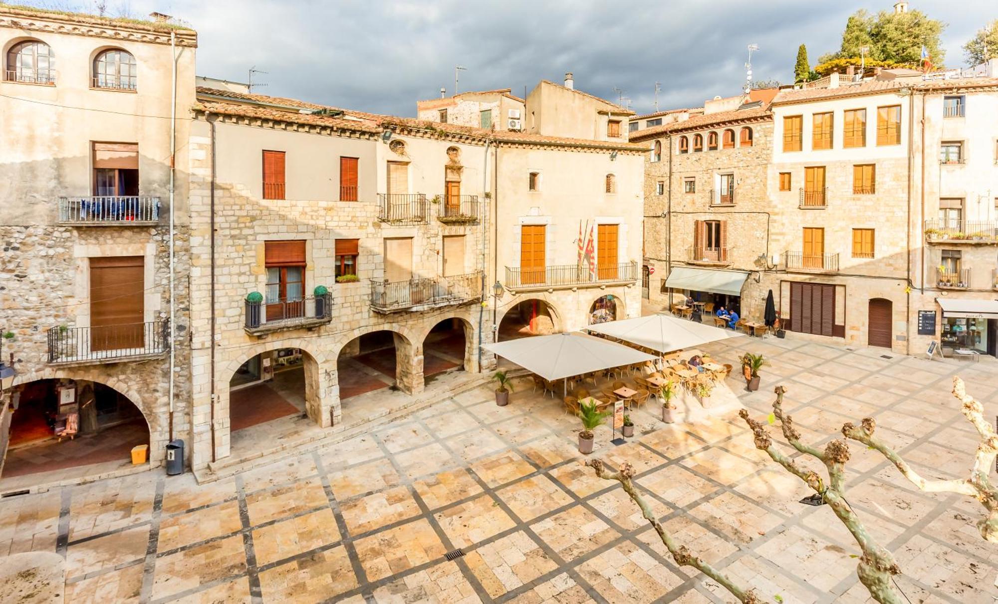 Can Cintet 3 Apartamento Con Terraza En Besalú Exteriör bild
